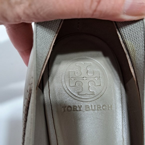 Tory Burch Caroline wedge heel, size 9.5M  Tan - Picture 16 of 16